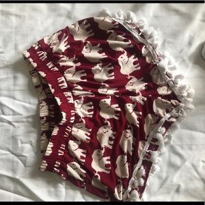 Flowy shorts with elephants from a boutique!